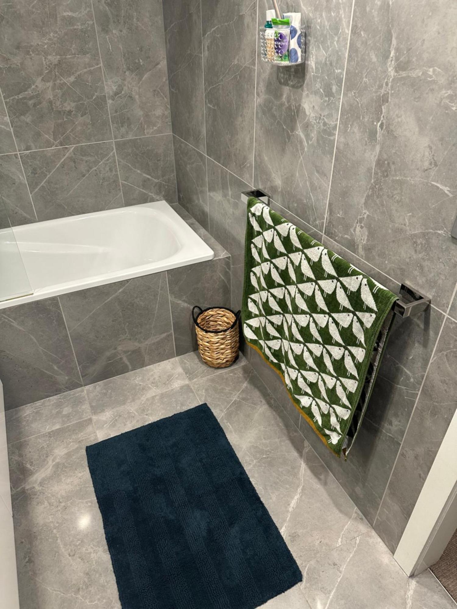 Private 1 Bed Accom With Bathroom In A 3 Bed Apartment - Melb Cbd, Regency Towers - Free Parking, Wifi And Pool Melbourne Eksteriør bilde
